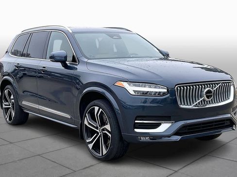 Used 2024 Volvo XC90 B6 Ultimate w/ Lounge Package image 3