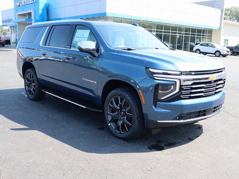New 2025 Chevrolet Suburban Premier image 2