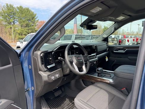 New 2026 GMC Sierra 1500 Elevation image 11