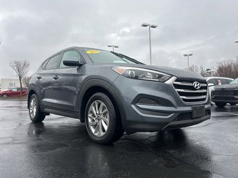Used 2018 Hyundai Tucson SE image 3