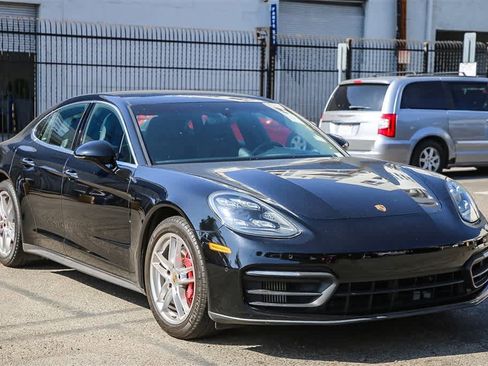 Used 2022 Porsche Panamera 4S image 3