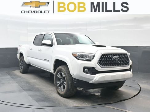 Used 2019 Toyota Tacoma TRD Sport AWD/4WD image 1