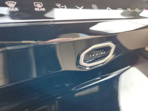 New 2026 Jeep Grand Cherokee Limited w/ Luxury Tech Group II AWD/4WD image 18