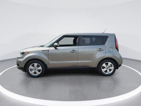 Used 2017 Kia Soul w/ Convenience Package FWD image 5