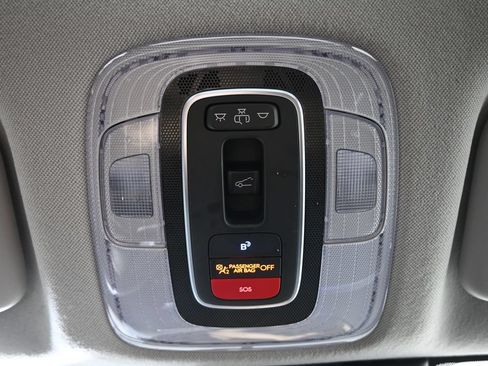 Used 2024 Hyundai Elantra SEL w/ Convenience Package FWD image 30