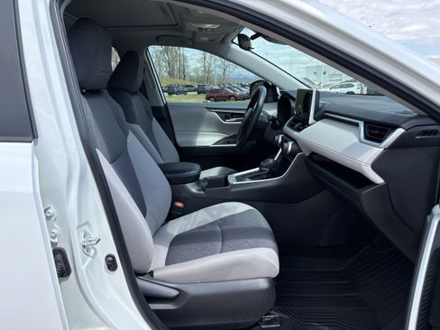Used 2024 Toyota RAV4 XLE w/ Convenience Package image 29
