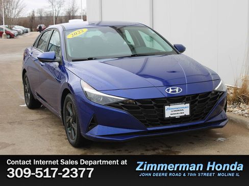Used 2022 Hyundai Elantra Blue image 3