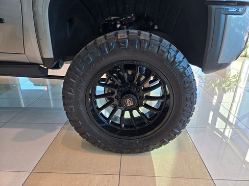 New 2026 GMC Sierra 2500 AT4 w/ AT4 Premium Plus Package image 9