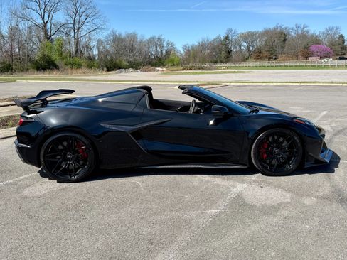 Used 2024 Chevrolet Corvette Z06 w/ Stealth Interior Trim Package image 7