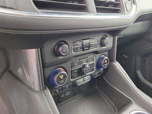 Used 2023 Chevrolet Suburban LT image 24