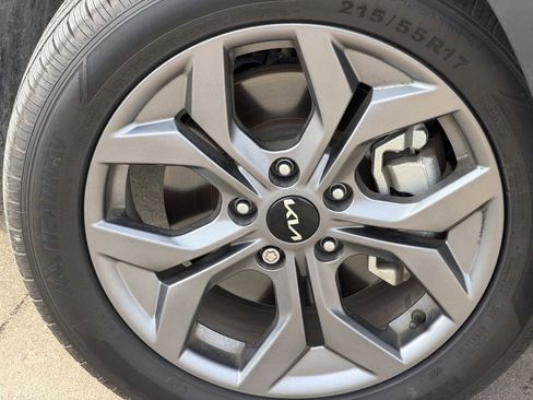 Used 2024 Kia Seltos S image 11