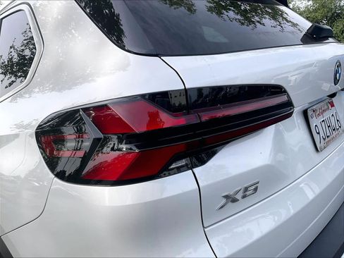 Used 2024 BMW X5 xDrive50e w/ Premium Package image 30