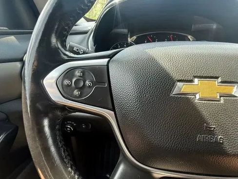 Used 2021 Chevrolet Traverse LT w/ LT Premium Package FWD image 24