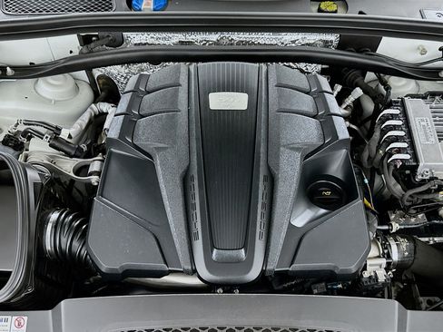 Used 2021 Porsche Macan GTS image 32