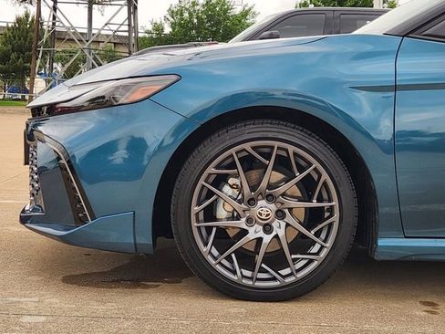 Used 2025 Toyota Camry XSE FWD image 5