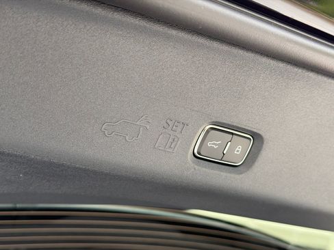New 2026 Lincoln Navigator L Black Label AWD/4WD image 9
