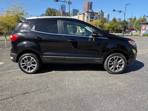 Used 2021 Ford EcoSport Titanium image 5