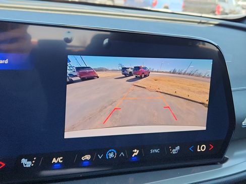 New 2026 Chevrolet Traverse LT image 14