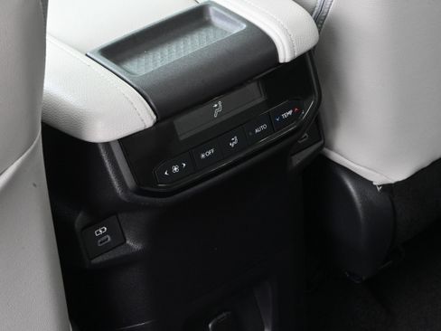 Used 2024 Toyota Grand Highlander XLE image 29