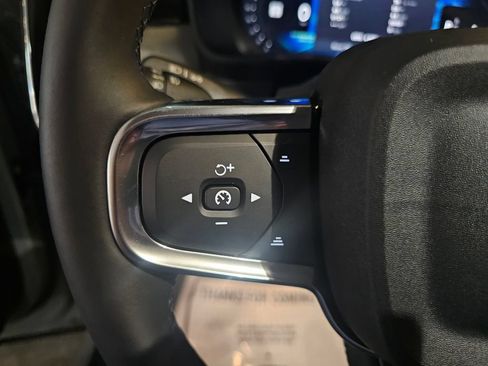Certified 2025 Volvo XC40 B5 Ultra AWD/4WD image 23