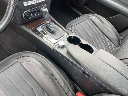Used 2013 Mercedes-Benz C 250 Sedan image 18