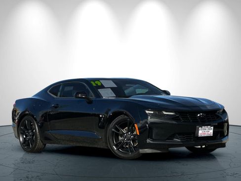 Used 2019 Chevrolet Camaro LT image 2