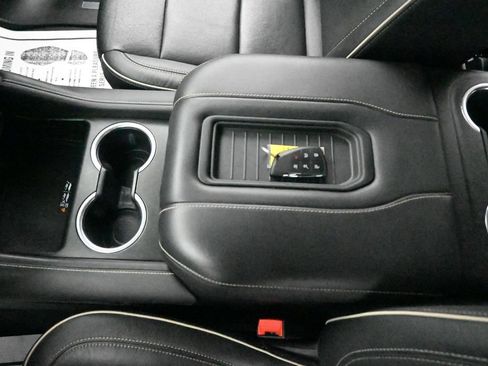 Used 2021 GMC Yukon SLT w/ SLT Luxury Plus Package AWD/4WD image 16