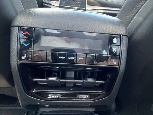 Used 2025 Jeep Grand Cherokee L Limited w/ Luxury Tech Group II AWD/4WD image 22