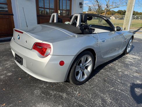 Used 2006 BMW Z4 3.0i image 3
