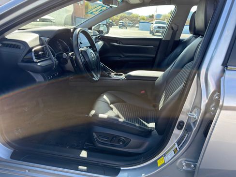 Used 2024 Toyota Camry SE image 20