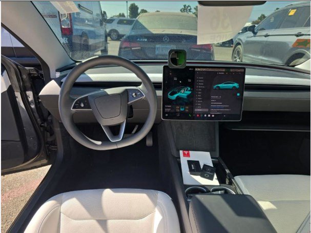 Used 2025 Tesla Model 3 RWD image 3