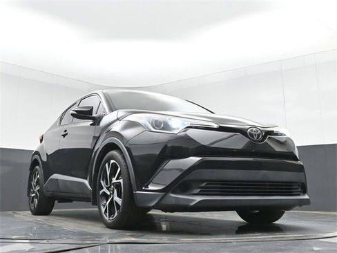 Used 2018 Toyota C-HR image 35