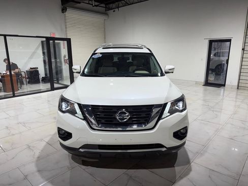 Used 2020 Nissan Pathfinder Platinum w/ Cargo Package AWD/4WD image 2