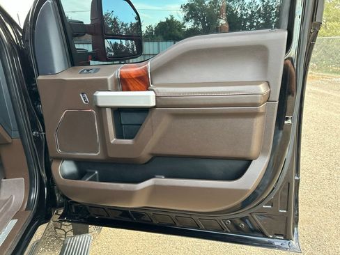 Used 2022 Ford F350 King Ranch w/ King Ranch Ultimate Package AWD/4WD image 46