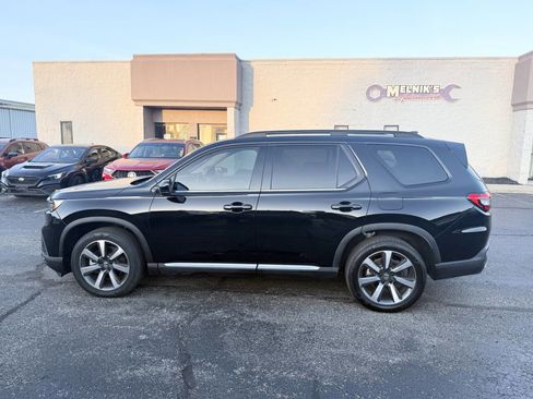 Used 2025 Honda Pilot Elite image 9