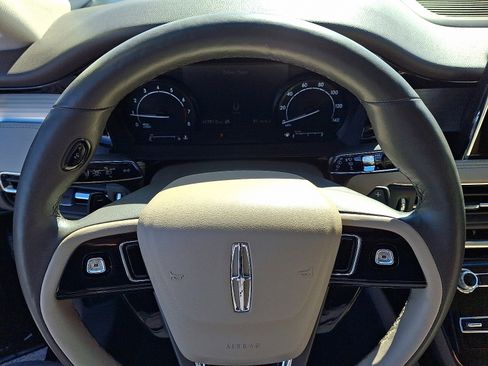 Used 2022 Lincoln Corsair AWD w/ Premium Package image 20