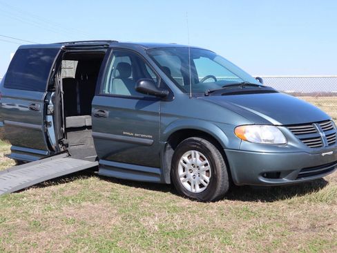 Used 2006 Dodge Grand Caravan SE w/ Popular Equipment Group I image 1