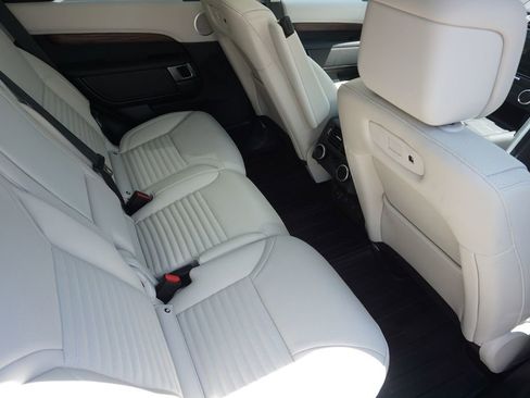 New 2025 Land Rover Discovery Dynamic SE image 26