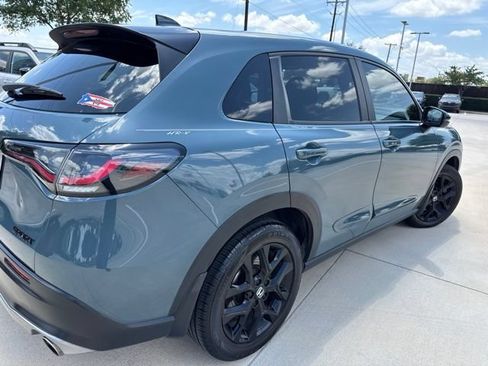 Used 2023 Honda HR-V Sport image 3