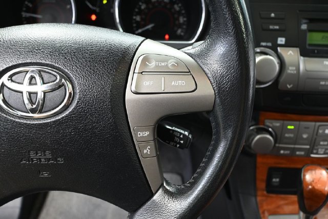 Used 2010 Toyota Highlander Limited AWD/4WD image 23