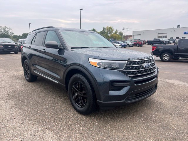 Certified 2024 Ford Explorer XLT AWD/4WD image 3