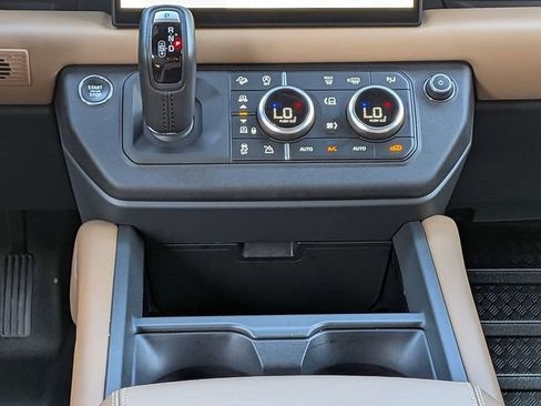 Used 2025 Land Rover Defender 110 X-Dynamic SE AWD/4WD image 20