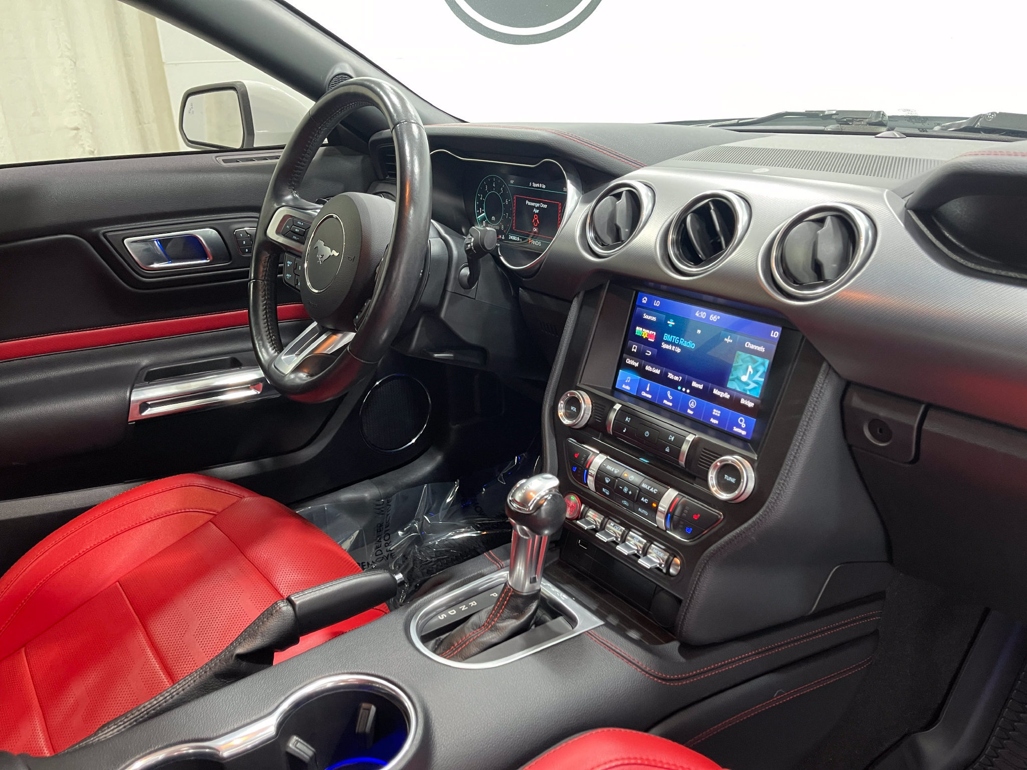 Used 2019 Ford Mustang GT Premium w/ Equipment Group 401A RWD image 18