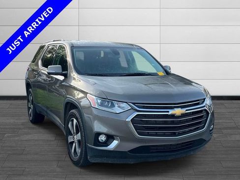 Used 2020 Chevrolet Traverse LT w/ LT Premium Package AWD/4WD image 1
