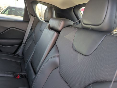 Used 2022 Jeep Cherokee Latitude Lux image 8