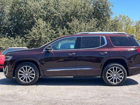 Used 2021 GMC Acadia Denali w/ Denali Ultimate Package AWD/4WD image 7
