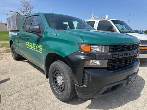 Used 2020 Chevrolet Silverado 1500 W/T RWD image 2