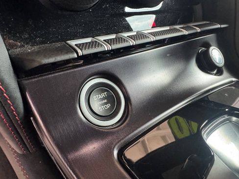 Used 2020 Jaguar F-TYPE Convertible image 11