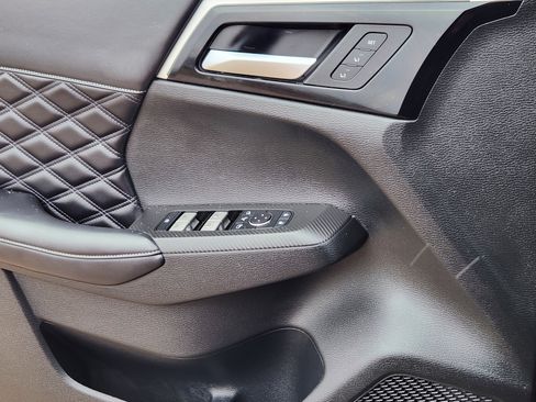 Used 2023 Mitsubishi Outlander SEL image 18