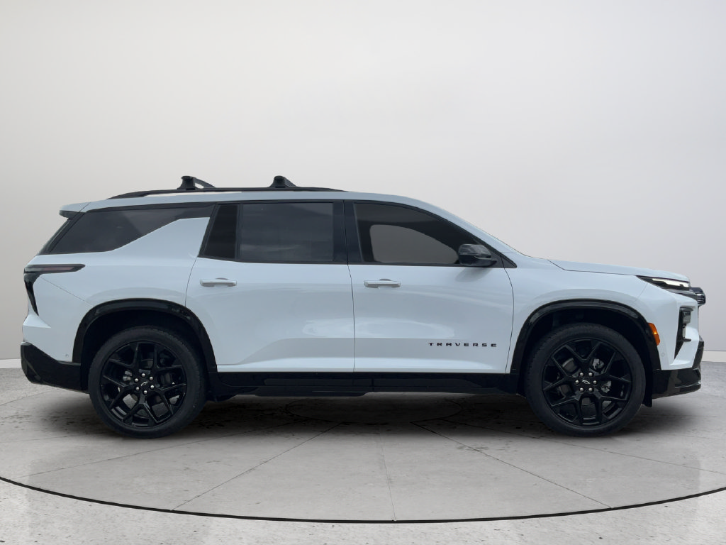 New 2026 Chevrolet Traverse RS w/ LPO, Floor Liner Package FWD image 8